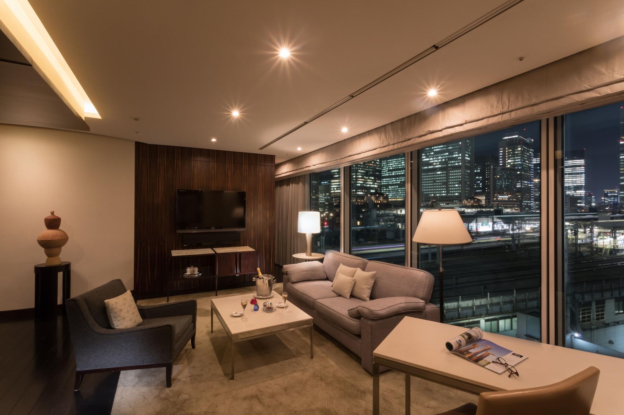 Four Seasons Hotel Tokyo At Marunouchi Exteriör bild